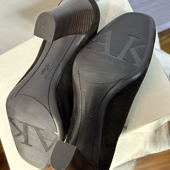 Anne Klein Brown Suede Wedge Heel Shoes Size 9 1/2M. Excellent 3 1/2 inch heel - Picture 5 of 11